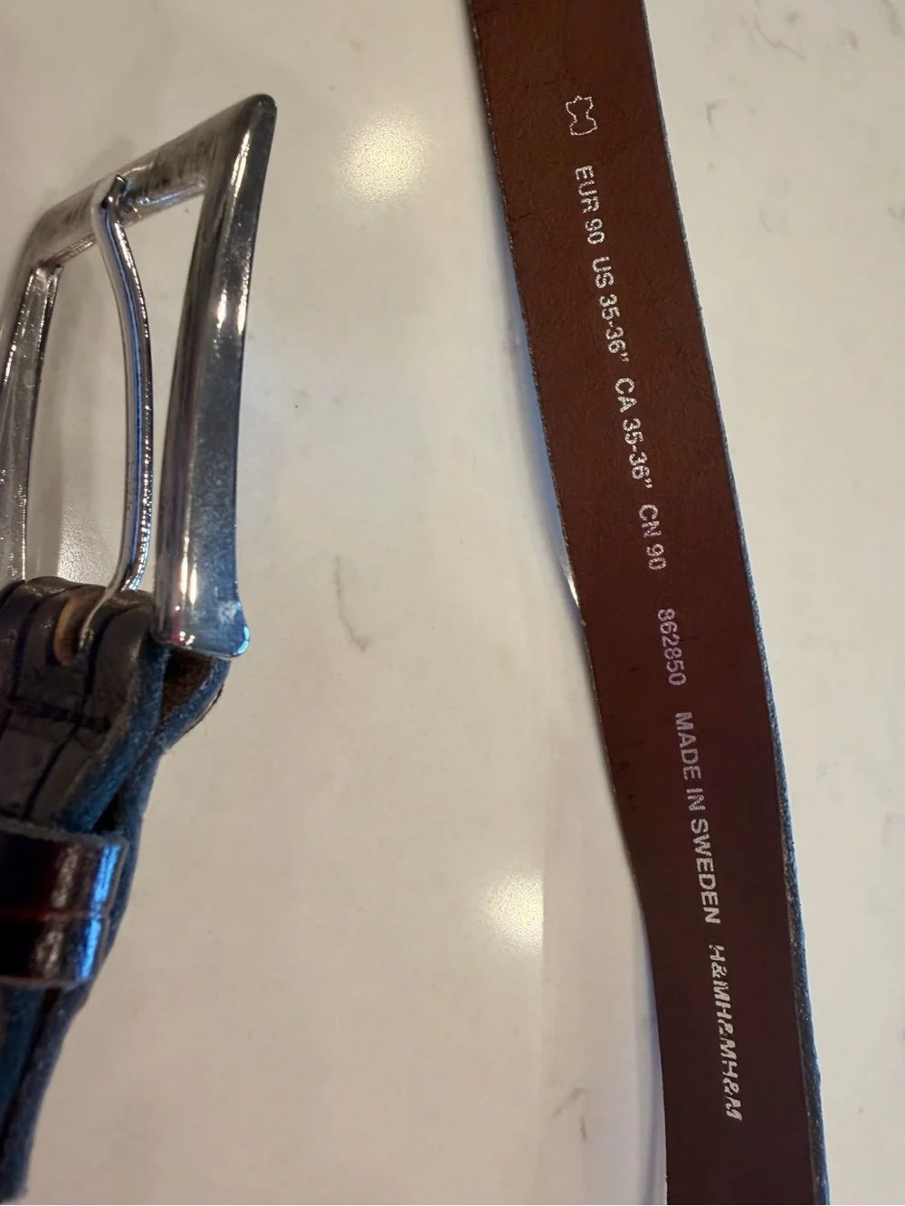 H&M Men’s Brown Leather Belt Size 35-36 Made in Sweden Classic Silver Buckle